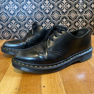 Dr Martens Women's Dupree Arcadia Oxford Silver Metallic Rub Off